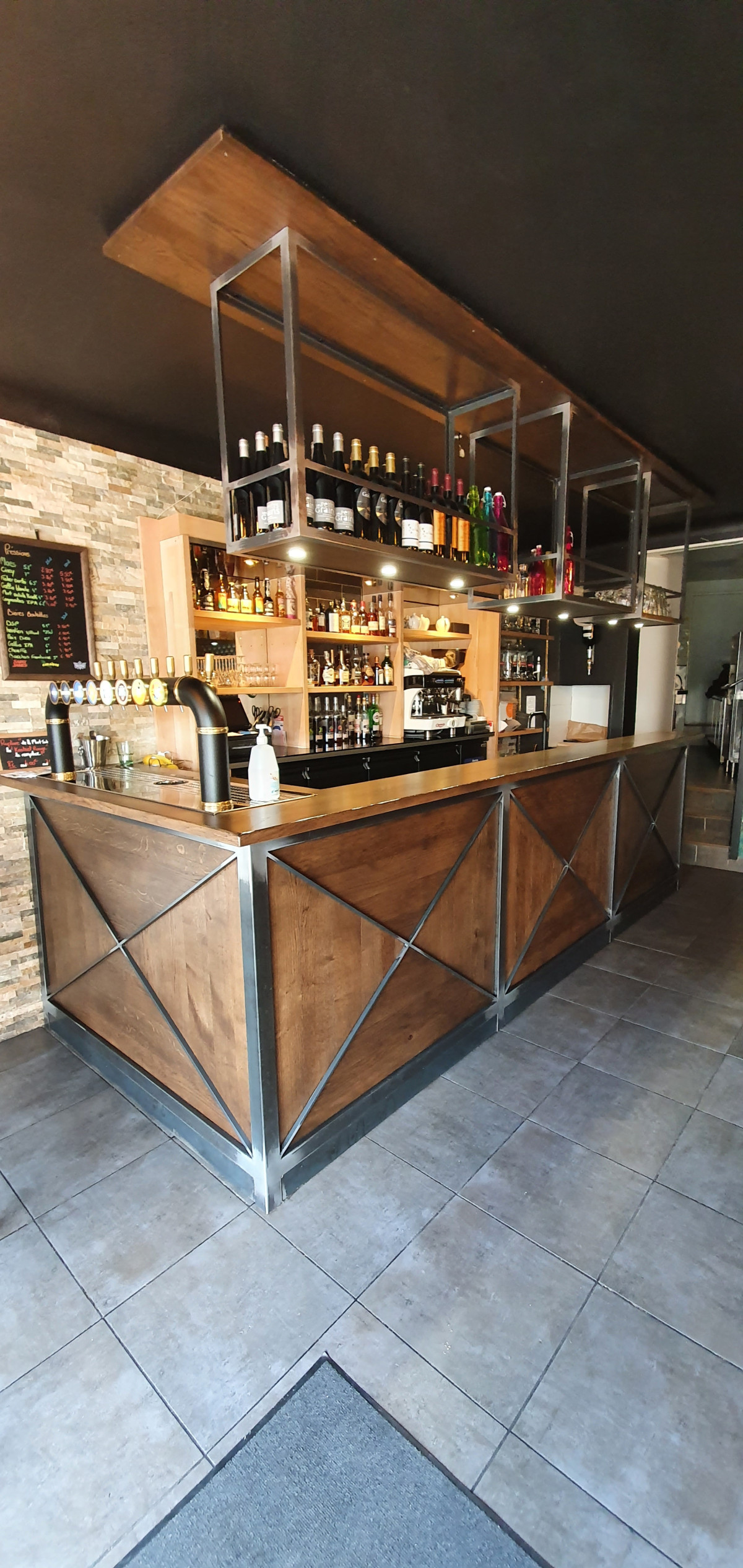 Meuble bar en bois massif style rustique