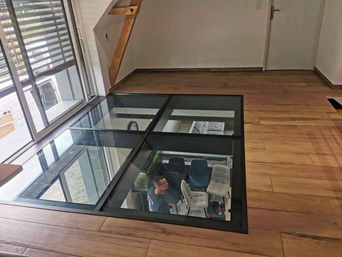 Plancher verre sur sejour, ral 90056 FT. 53220 LA PELLERINE