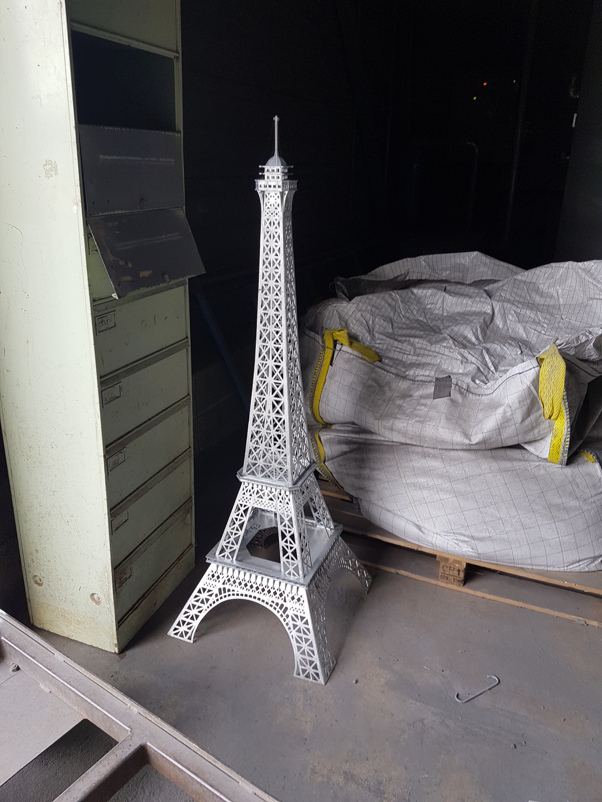 Tour Eiffel en acier