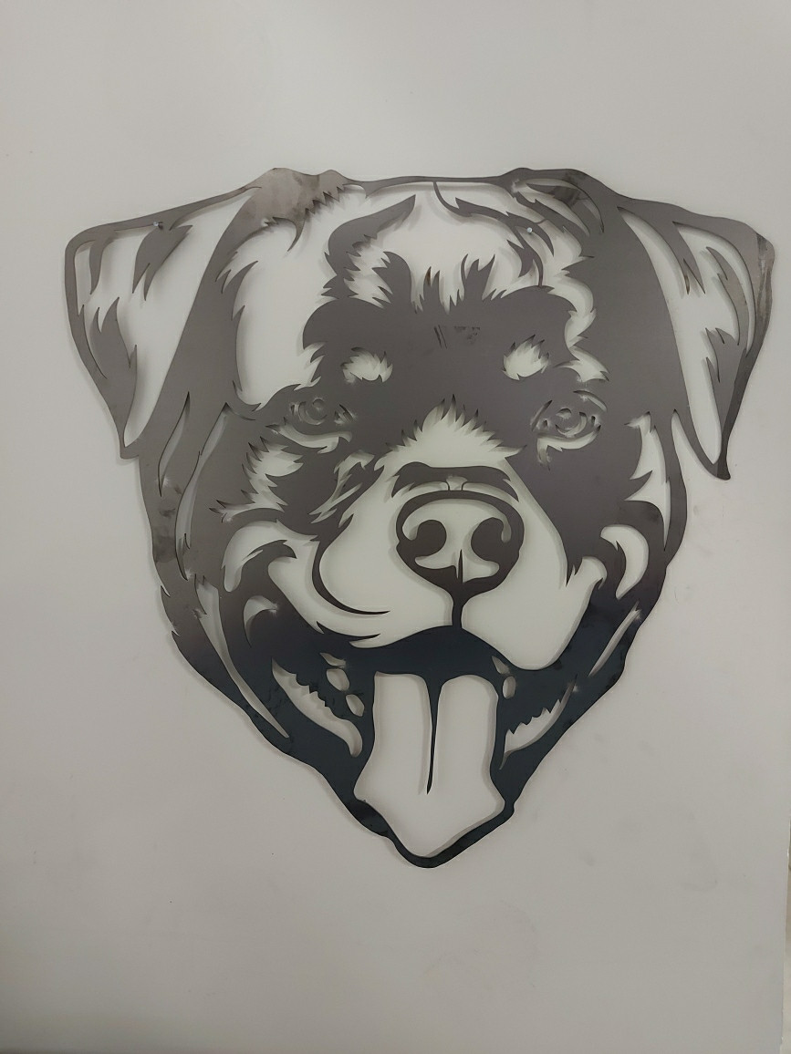 Chien en découpe laser 