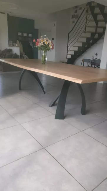 Table acier et plateau en bois, laquage ral 9005 Fine Texture. 35320 LALLEU