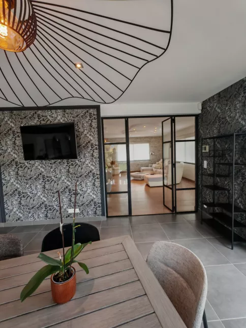 Porte verrière en acier Laquage ral 9005 FT 53950 LOUVERNE