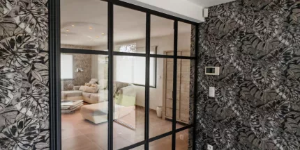 Porte verrière en acier Laquage ral 9005 FT 53950 LOUVERNE