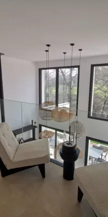 Garde corps en vitrage toute hauteur Fixation par plot fixés en nez de dalle Laquage ral 9005 FT 53940 ST BERTHEVIN