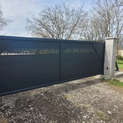 Portail coulissant auto porté