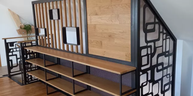 Espace rangement sur mesure en acier, chêne vitrifiée 2 couches. Deux-Evaille 53150.
