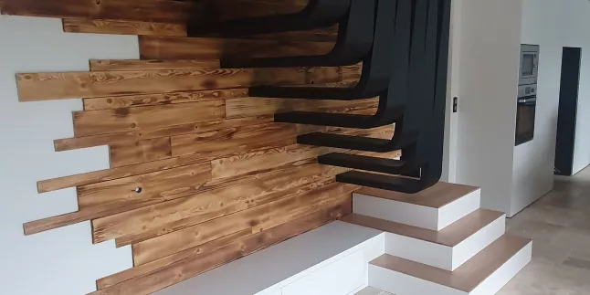 Escalier design, marches suspendus plafonds+murs, marches caissonnés en acier, laquage ral 9005 FT. 53600 EVRON.