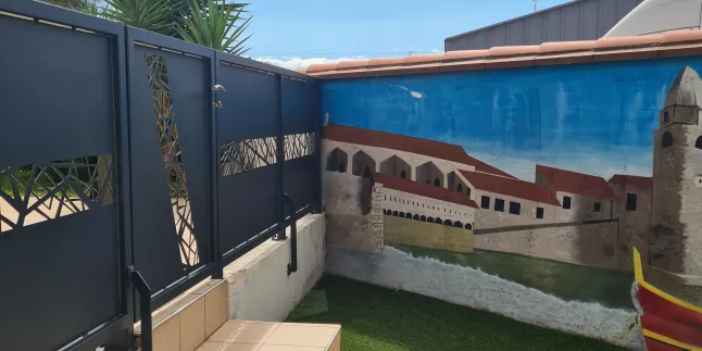 Garde corps en aluminium Remplissage en tôle avec un habillage décoratif cases décallées Laquage ral gris 7016 66600 RIVESALTES