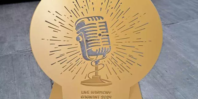 Trophée en acier
