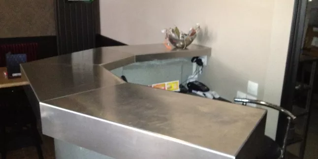 Dessus de bar en aluminium Castel 9 53000 LAVAL