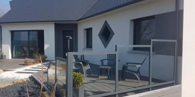 Garde corps en aluminium, remplissage en vitrage, toute hauteur, laquage ral 7016 FT.