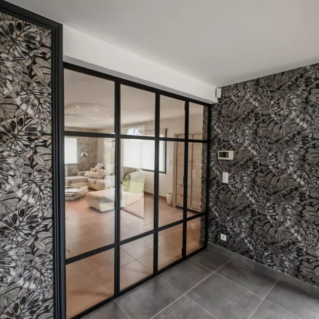 Porte verrière en acier Laquage ral 9005 FT 53950 LOUVERNE