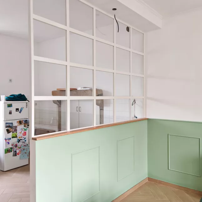 Verrière en acier Avec traverse atypique vitrage 33/2 feuilletés Laquage ral blanc 9016 FT 53700 AVERTON